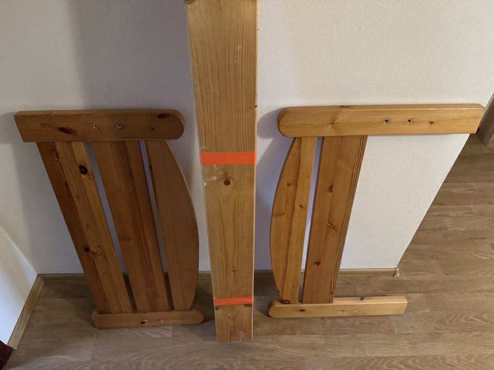 Łóżko jednoosobowe z materacem