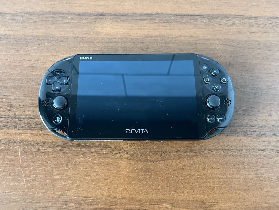 Sony PS Vita slim PCH-2016 +3 gry