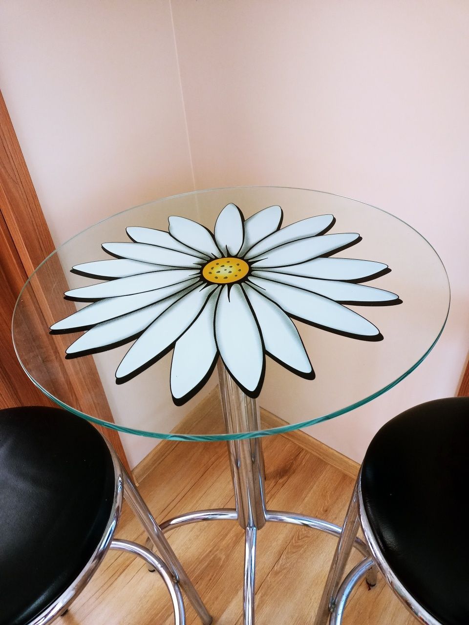 Komplet barowy , stolik  z motywem kwiatu