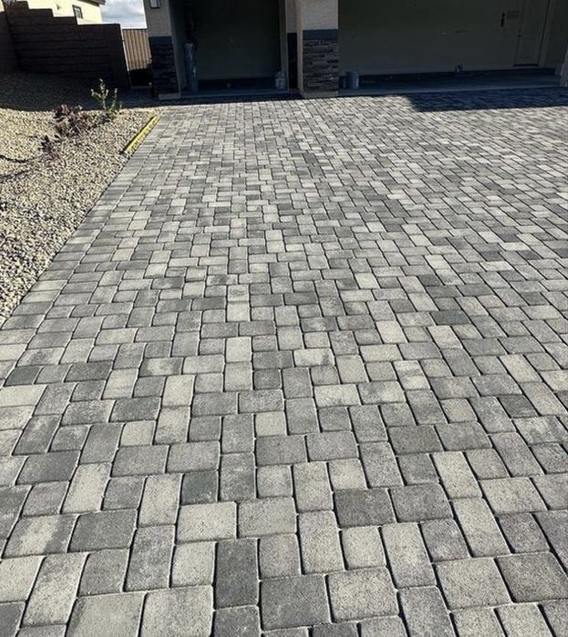 Укладання тротуарної плитки