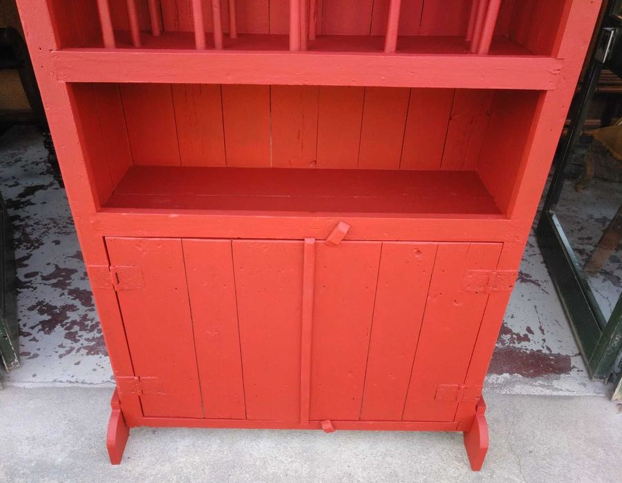 Antigo móvel rústico de cozinha