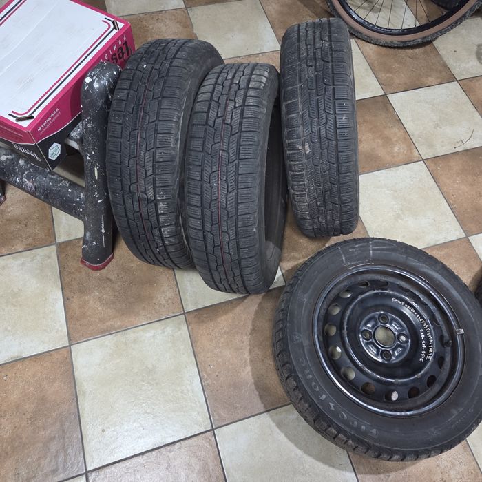 Kola toyota yaris felgi + opony  15 zima