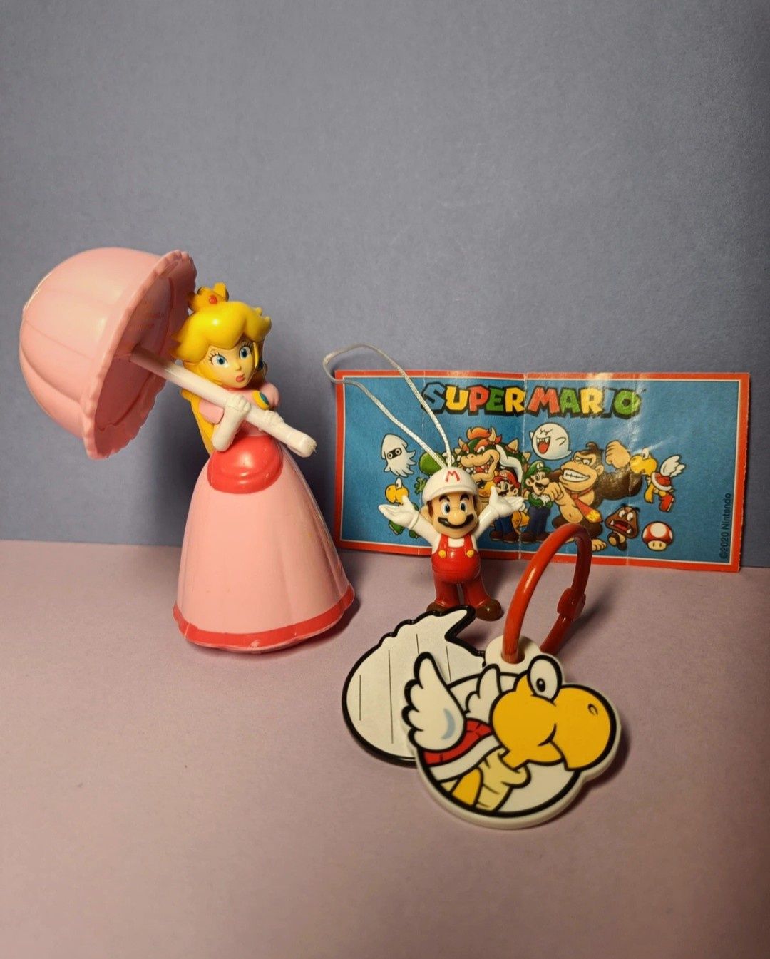 Figurki Mario z kinder i McDonald's