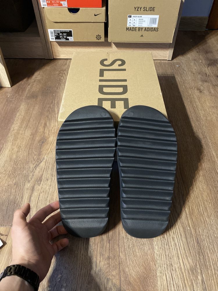 Adidas Yeezy slide onyx