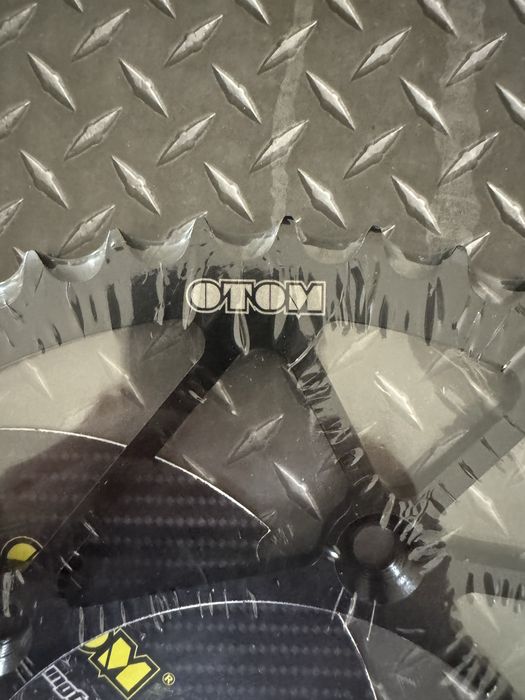 Зірка на мотоцикл на 52 зуба OTOM