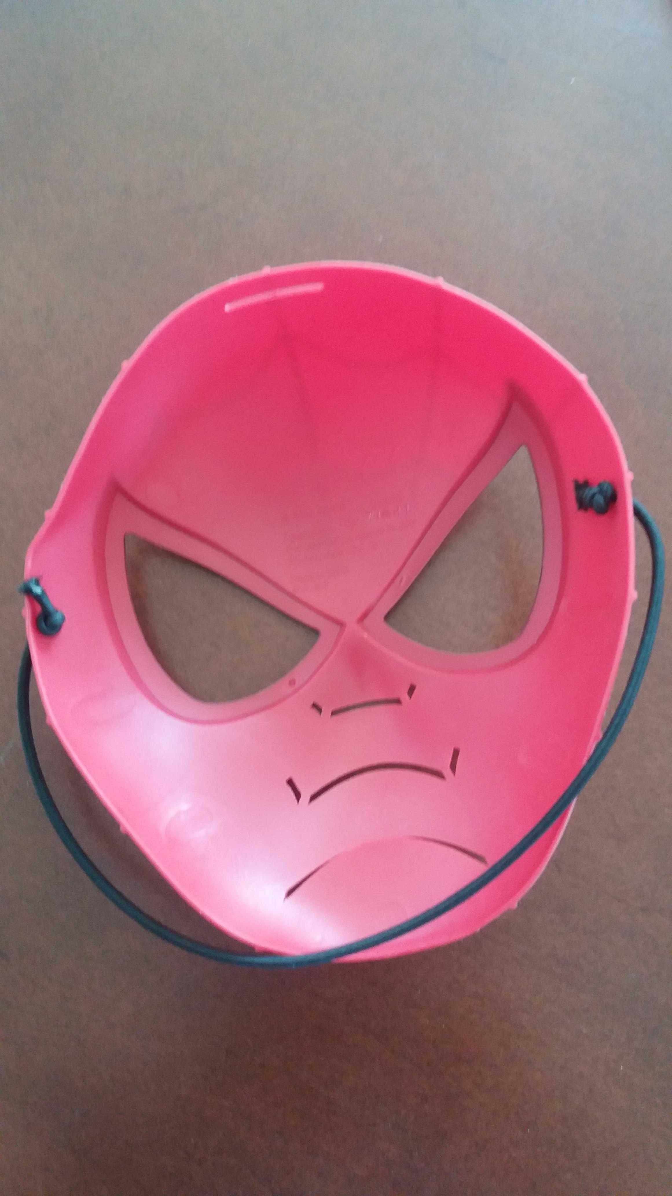 Maska Spidermena firmy Hasbro