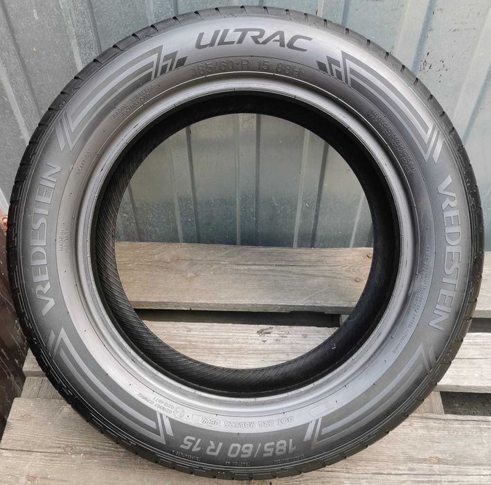 108) Opona - 185/60/15 - Vredestein - 5mm - 1szt - Letnia