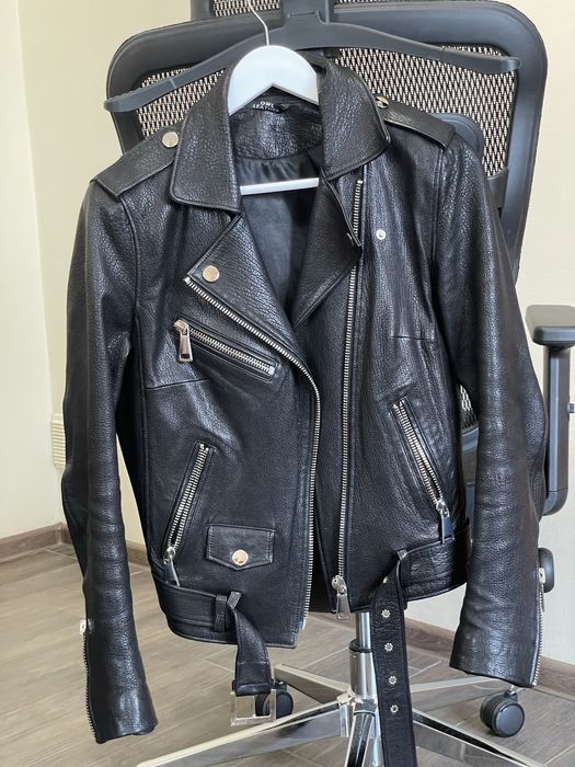 Шкіряна куртка жіноча