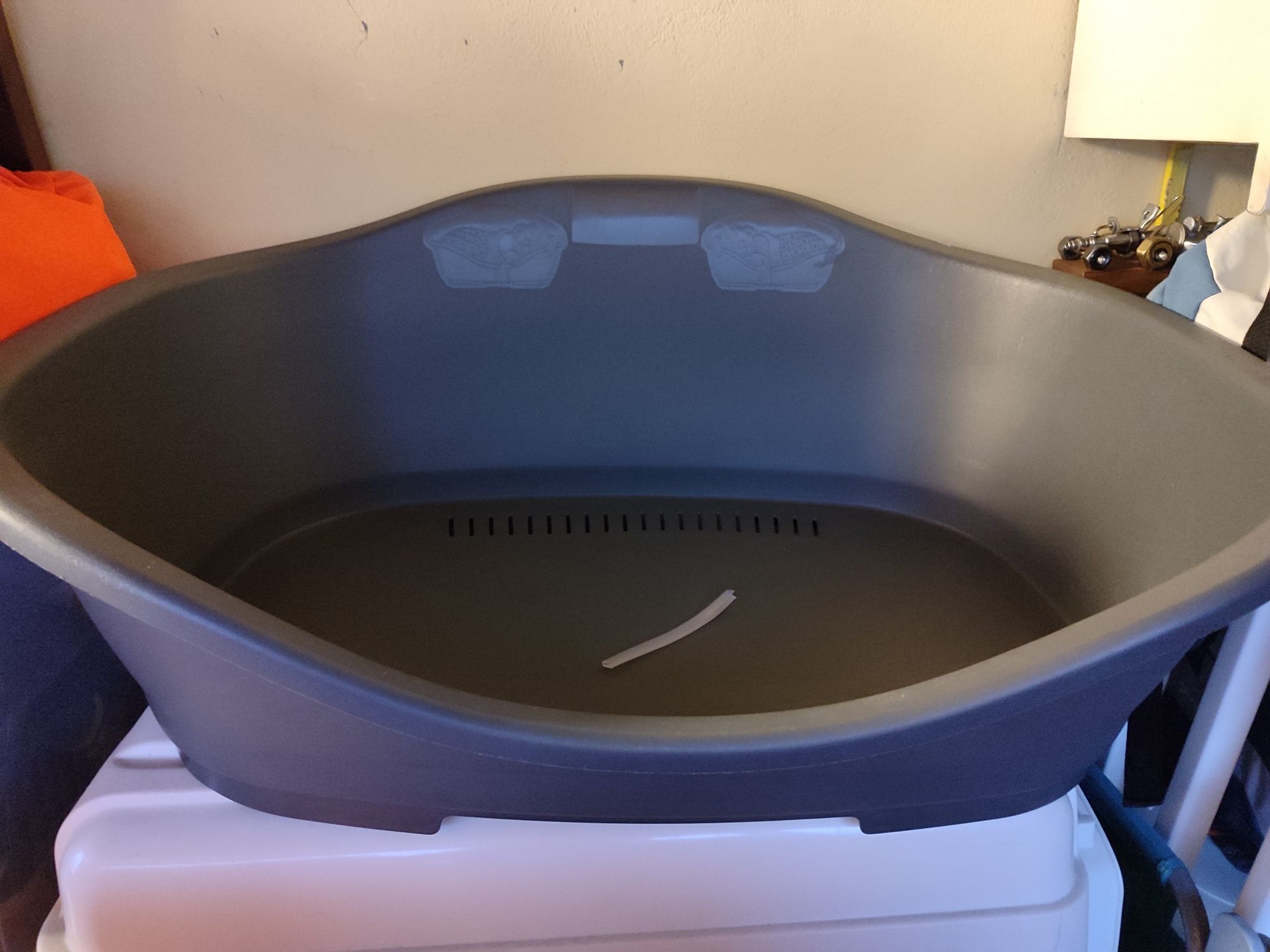Cama de animal em plástico