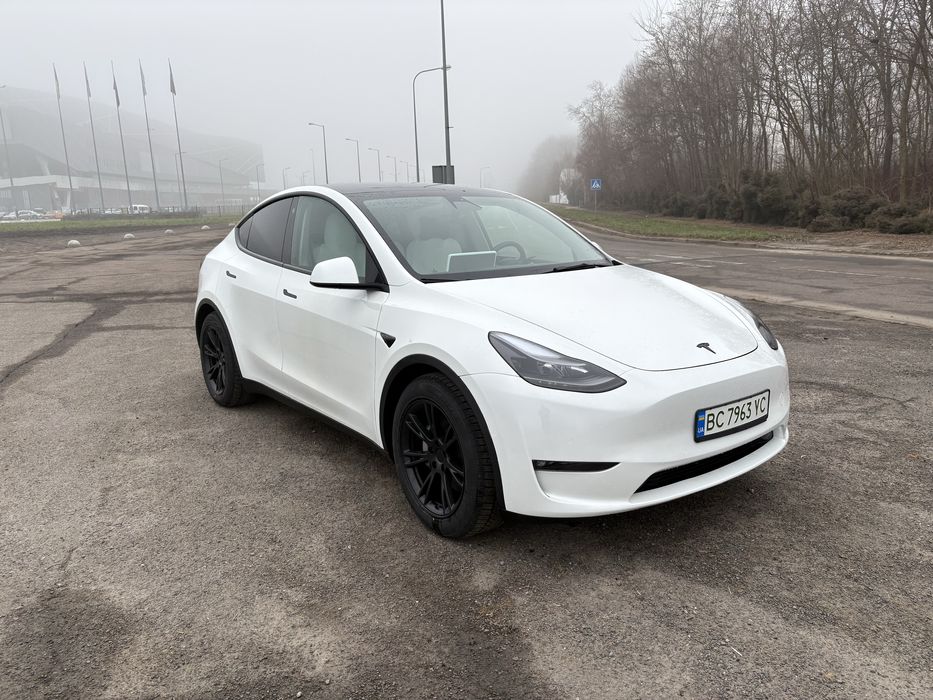 Tesla Model Y 2021 електро