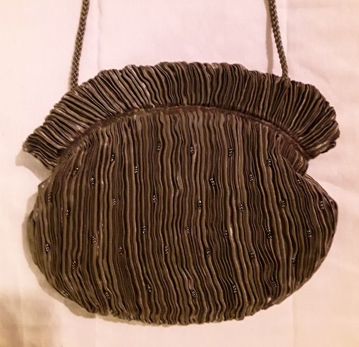 Mala de mão ou clutch vintage em tecido plissado Ingra Pel