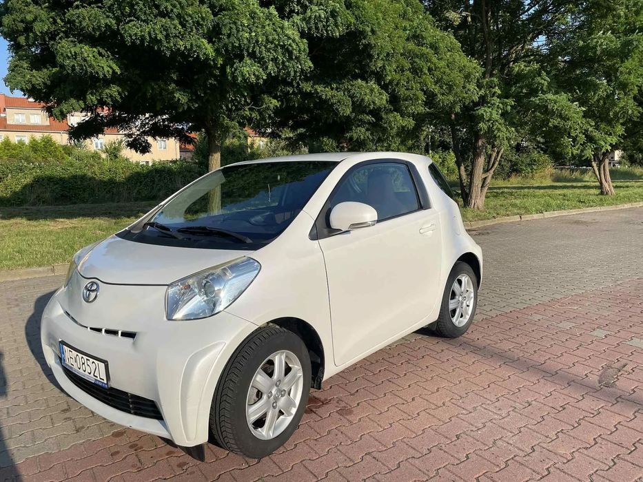 Toyota iQ Toyota IQ 2008 Rok z niezawodnym silnikiem 1.0 Benzyna