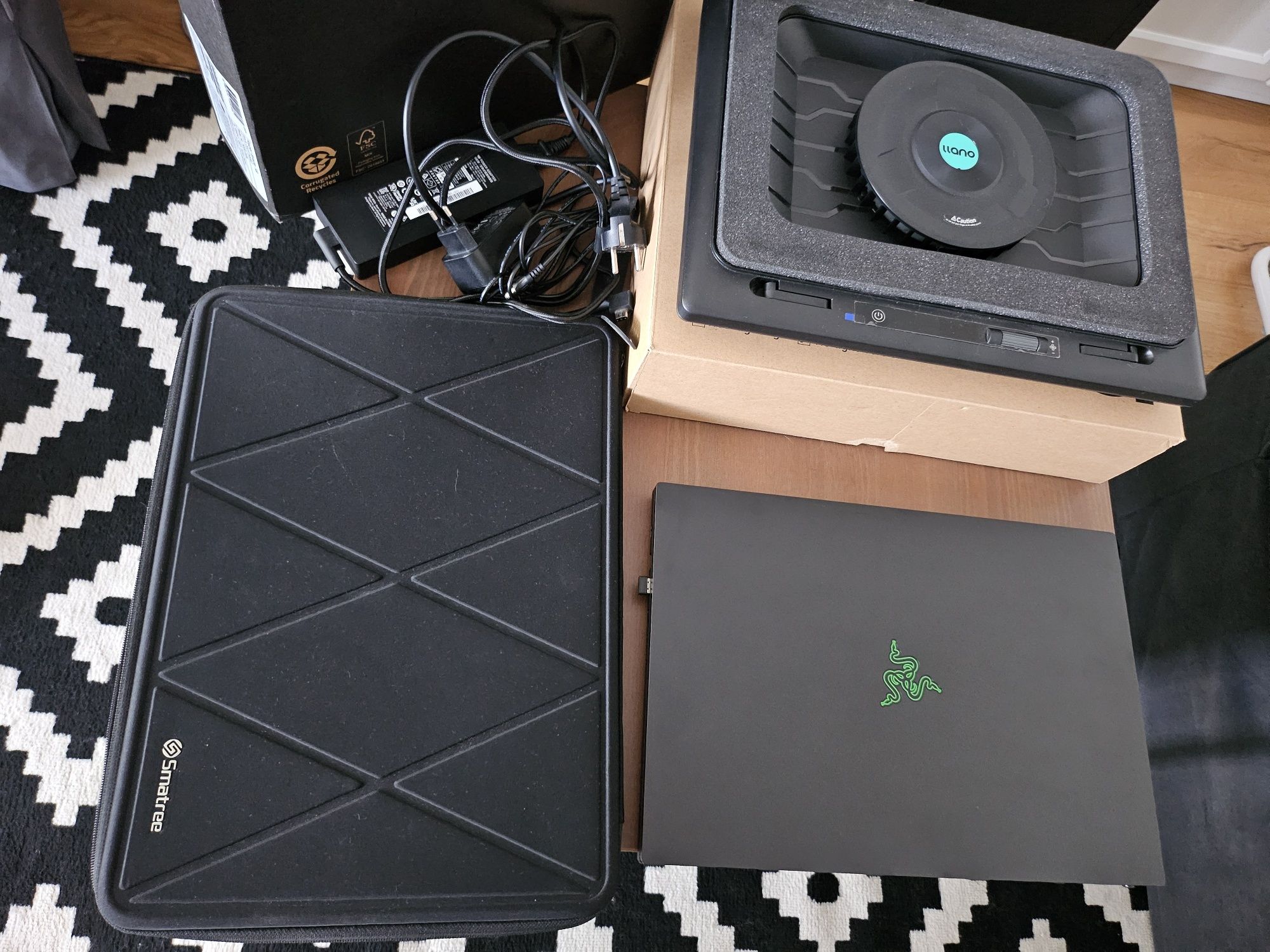 RAZER BLADE 18- RTX 4090|QHD 240 Hz| 32 GB|2TB SSD