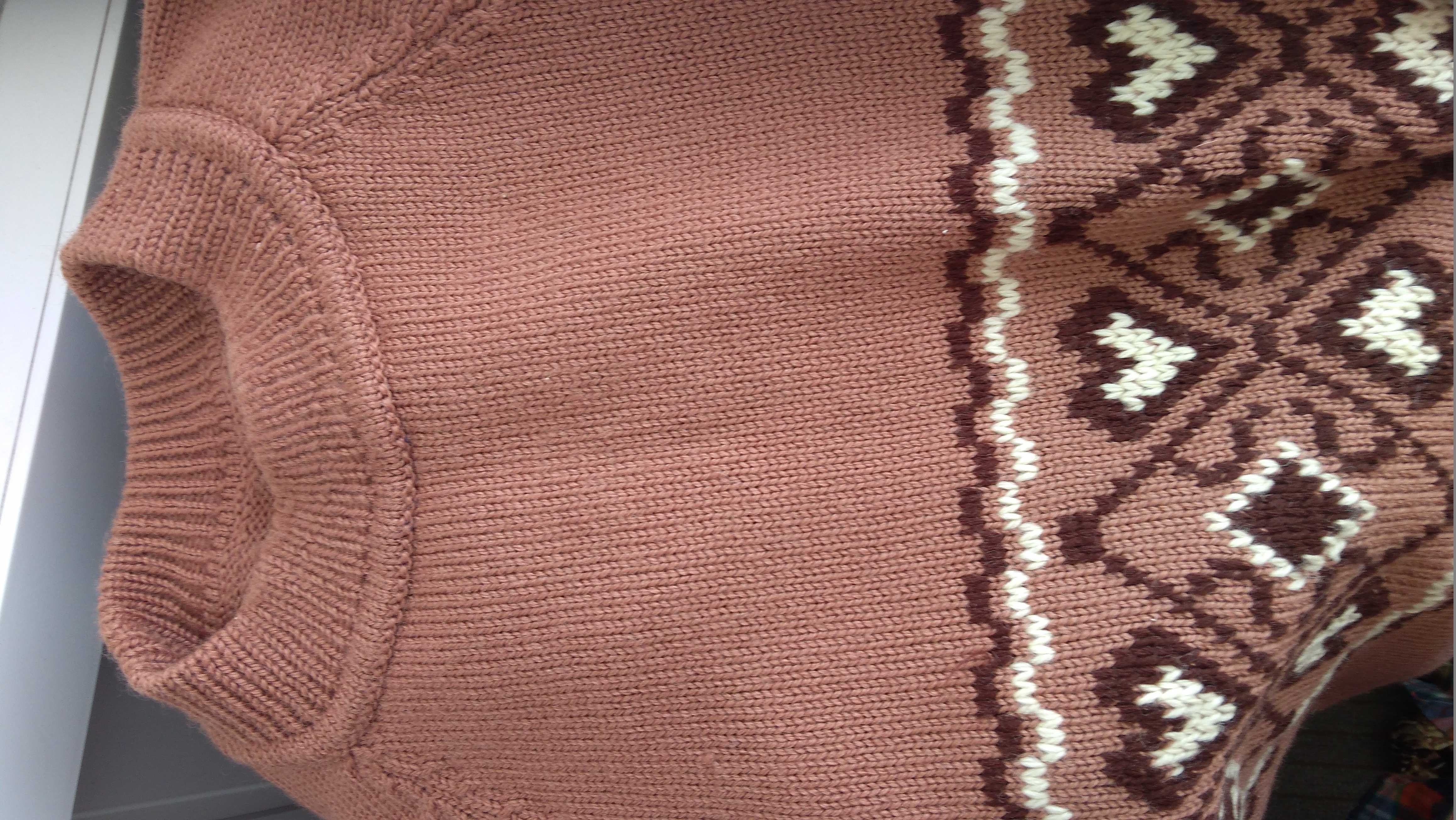 Джемпер свитер НОВЫЙ светло-коричневый цвет ШЕРСТЬ 52р.Крупная вязка.