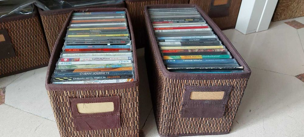 Cds e Dvds variados
