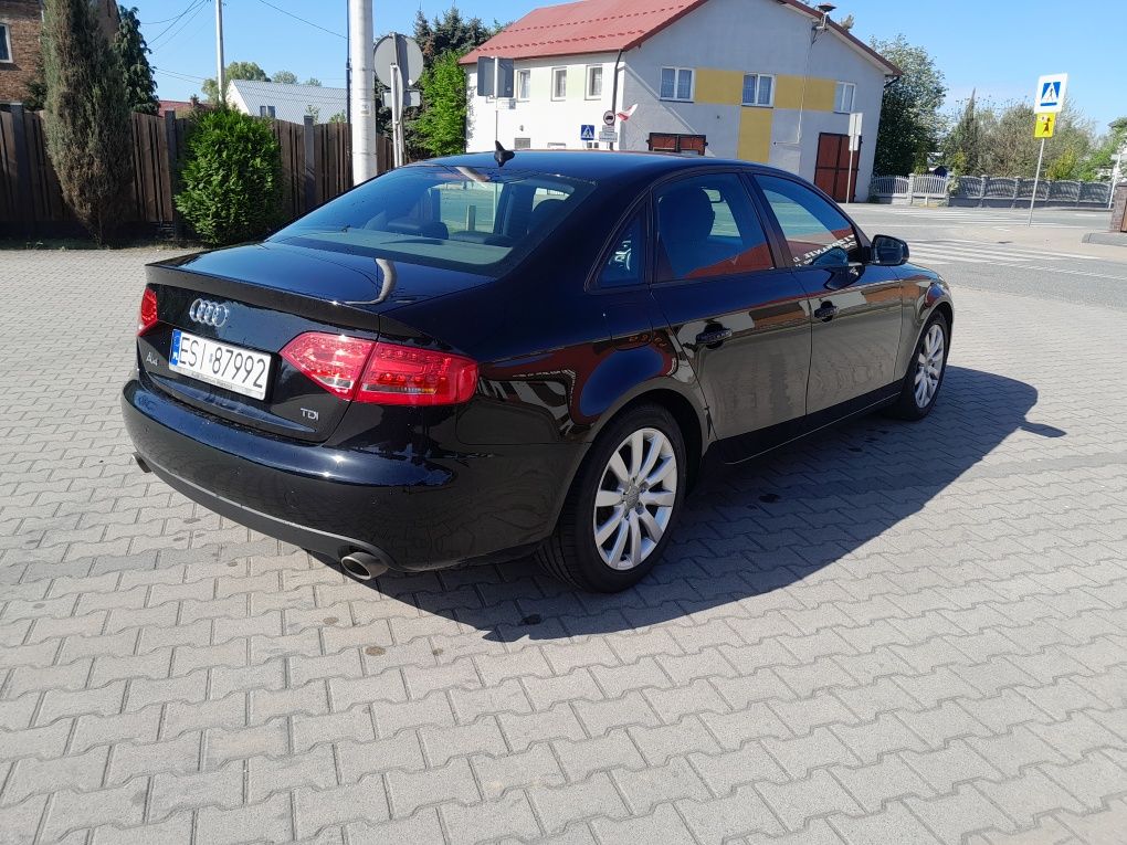 Audi A4B8 2.7tdi automat navi klimatronic czujniki parkowania