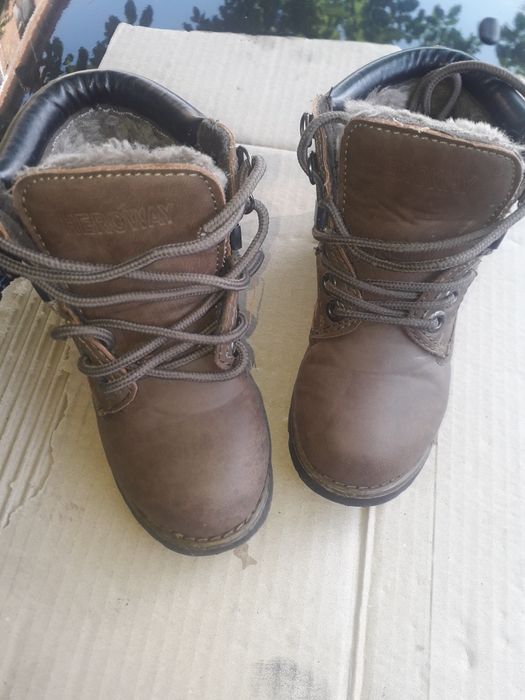 Зімніє детскі ботіночки.