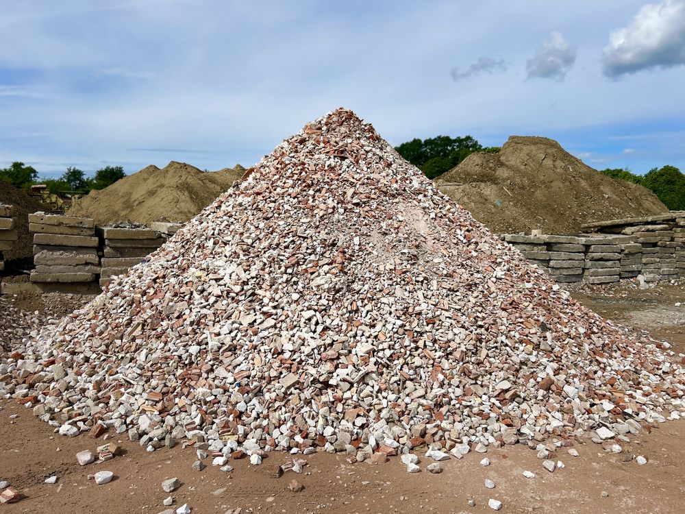 Gruz BETONOWY ceglany Tłuczeń piach płukany piasek utwardzanie ziemia