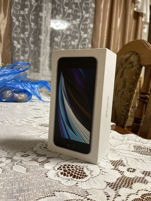 Подам айфон se 2020