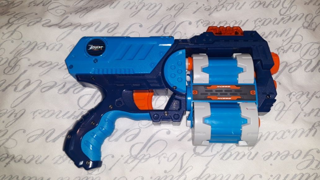 Скорострельный бластер + подарок
XCESS
Детская игрушка пистолет