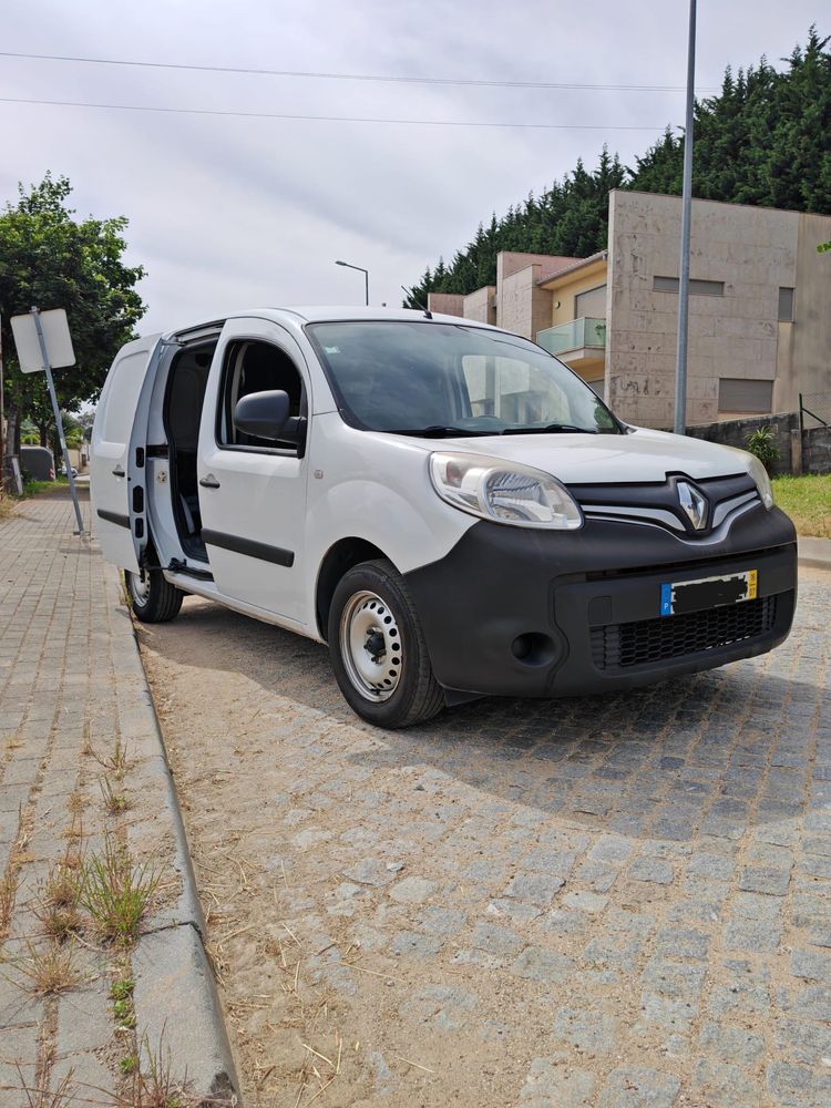Renault Kangoo 2016/2 lugares/IUC pago e inspeção realizada este mês.