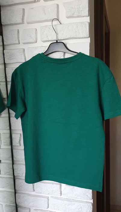 T-shirt świąteczny r. 140-146