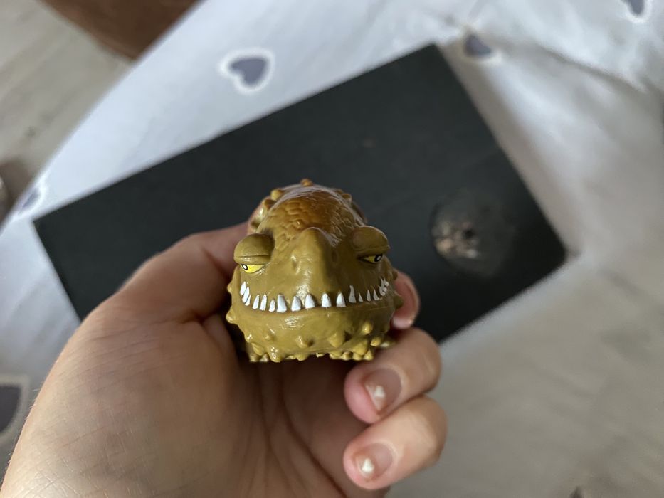 Іграшка дракону «сарделька» з мультфільму