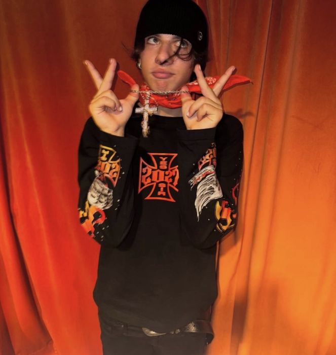 Yessirskiii999 X Radik лонгслив