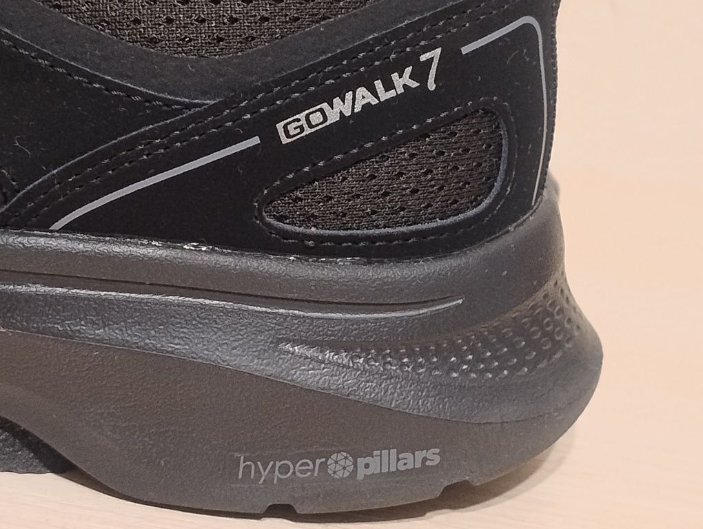 Кросівки Skechers Go Walk 7 (42 розмір, 26,5 см)