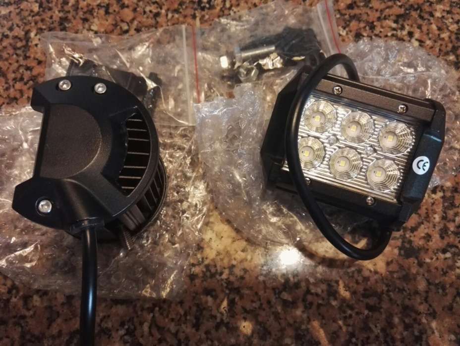 2 projectores LED 18W - Novos