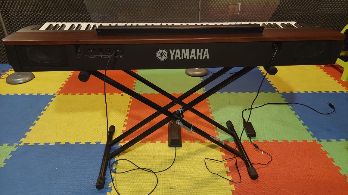 Piano Yamaha P-155