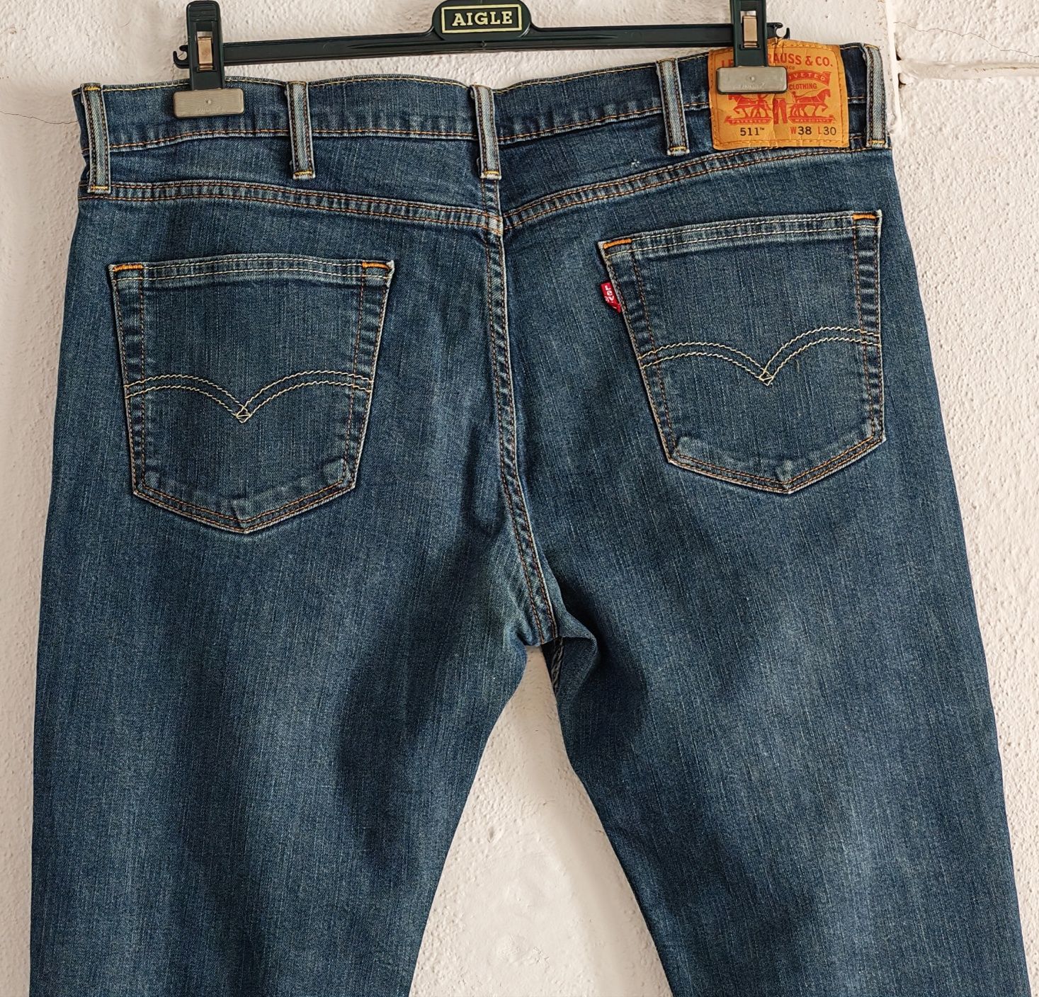 Calças Levis 511 praticamente novas