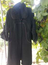 Зимове пальто з коміром з натурального хутра