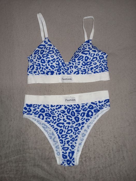 Комплект белья для девушки