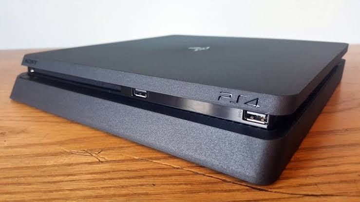 Playstation 4 Slim