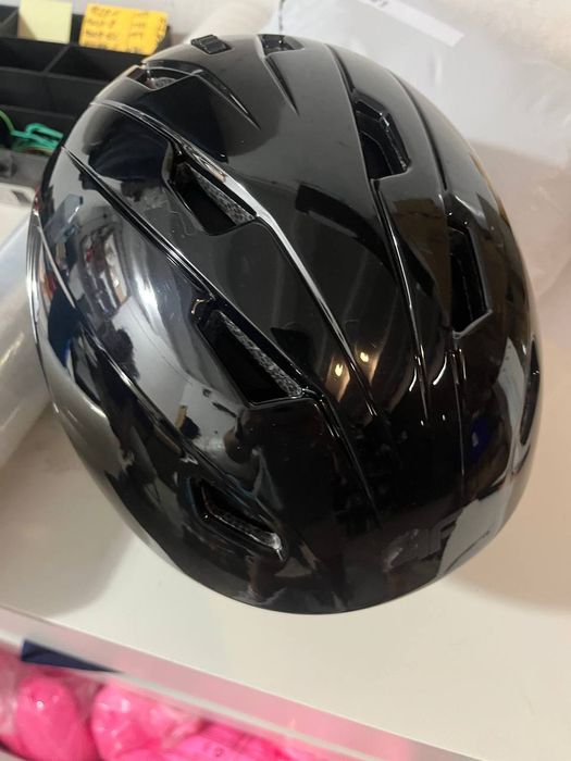 Kask narciarski AF H4221-KSDD001 - Idealny na stok!