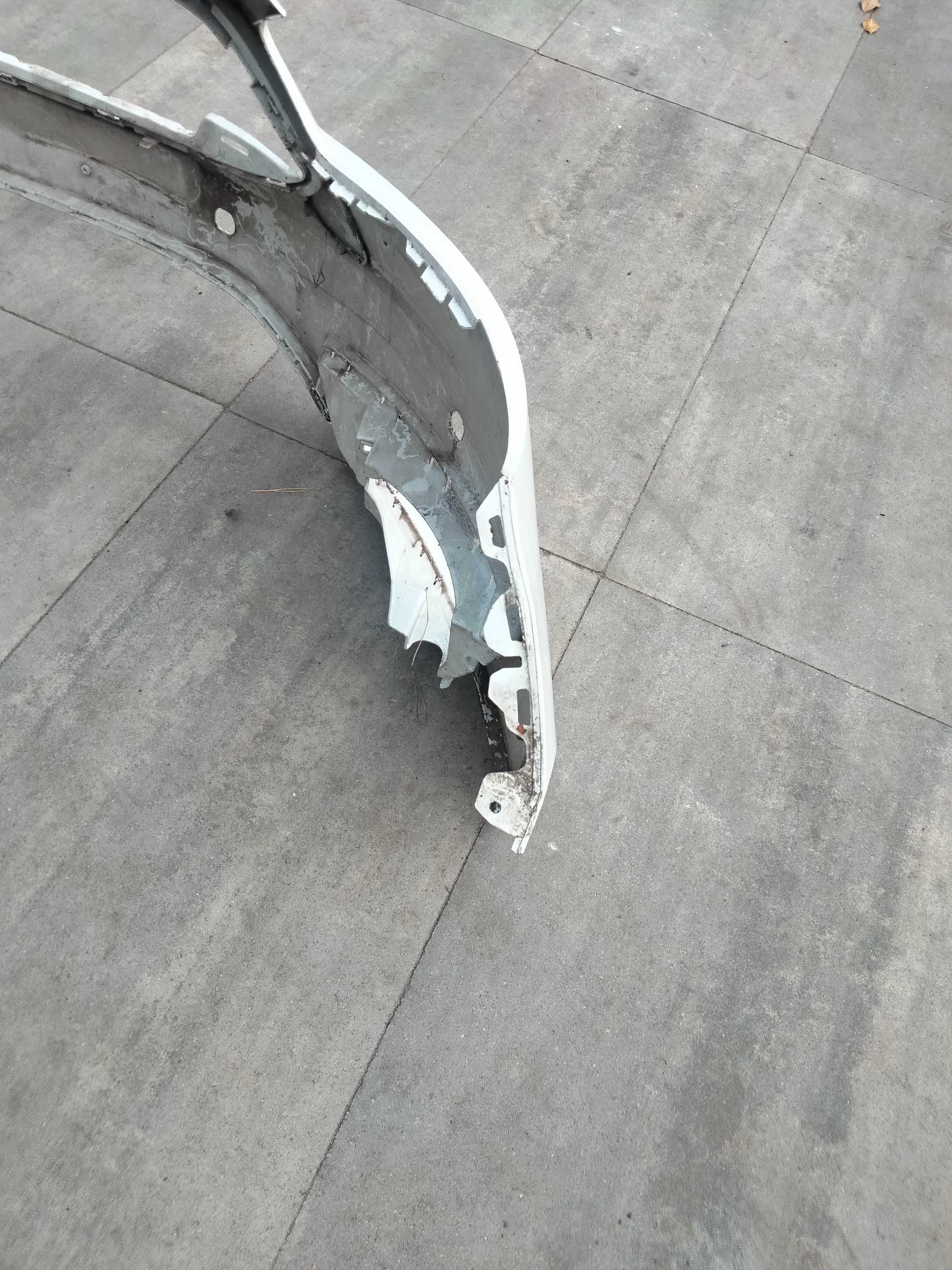 ZDERZAK PRZÓD przedni FORD FOCUS III MK3 LIFT 14-18 bialy igla
