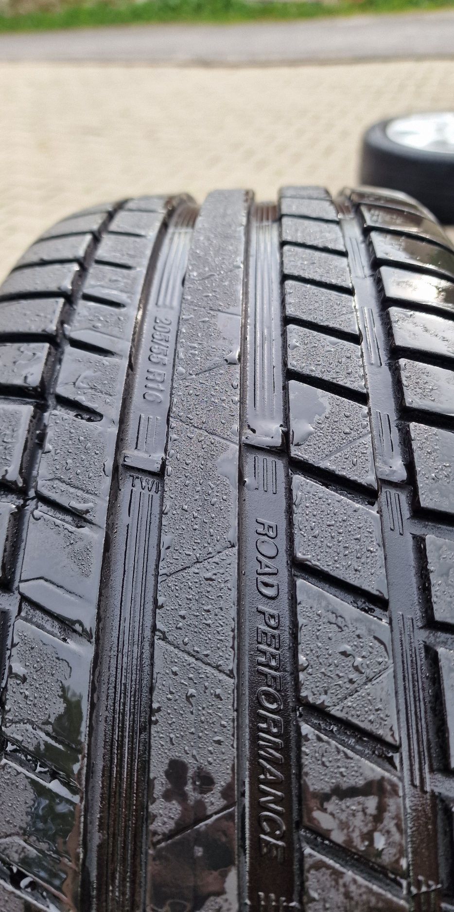 Komplet felg z oponami Opel Astra H 205/55/R16