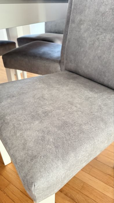 Mesa extensivel com conjunto de 6 cadeiras