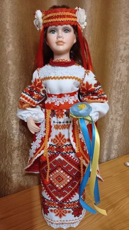 Лялька українка фарфорова