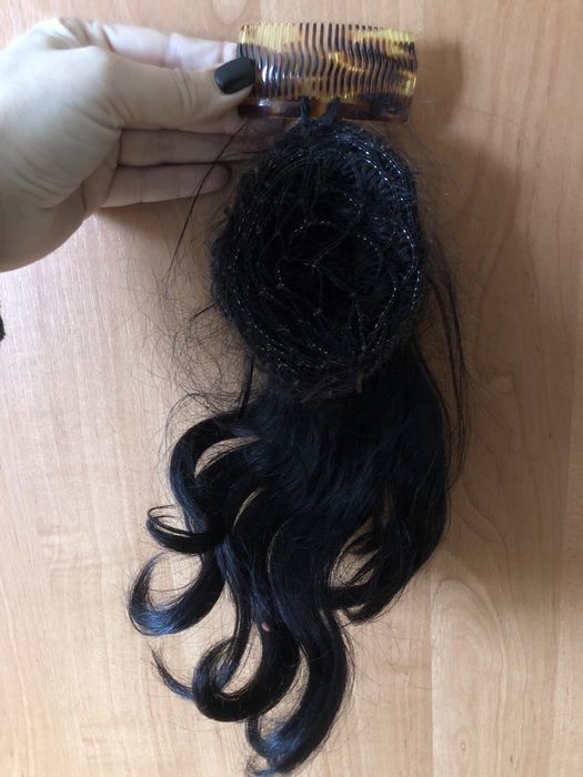 Шиньйон на гребені гребінці хвіст хвост заколка чорне волосся аксесуар