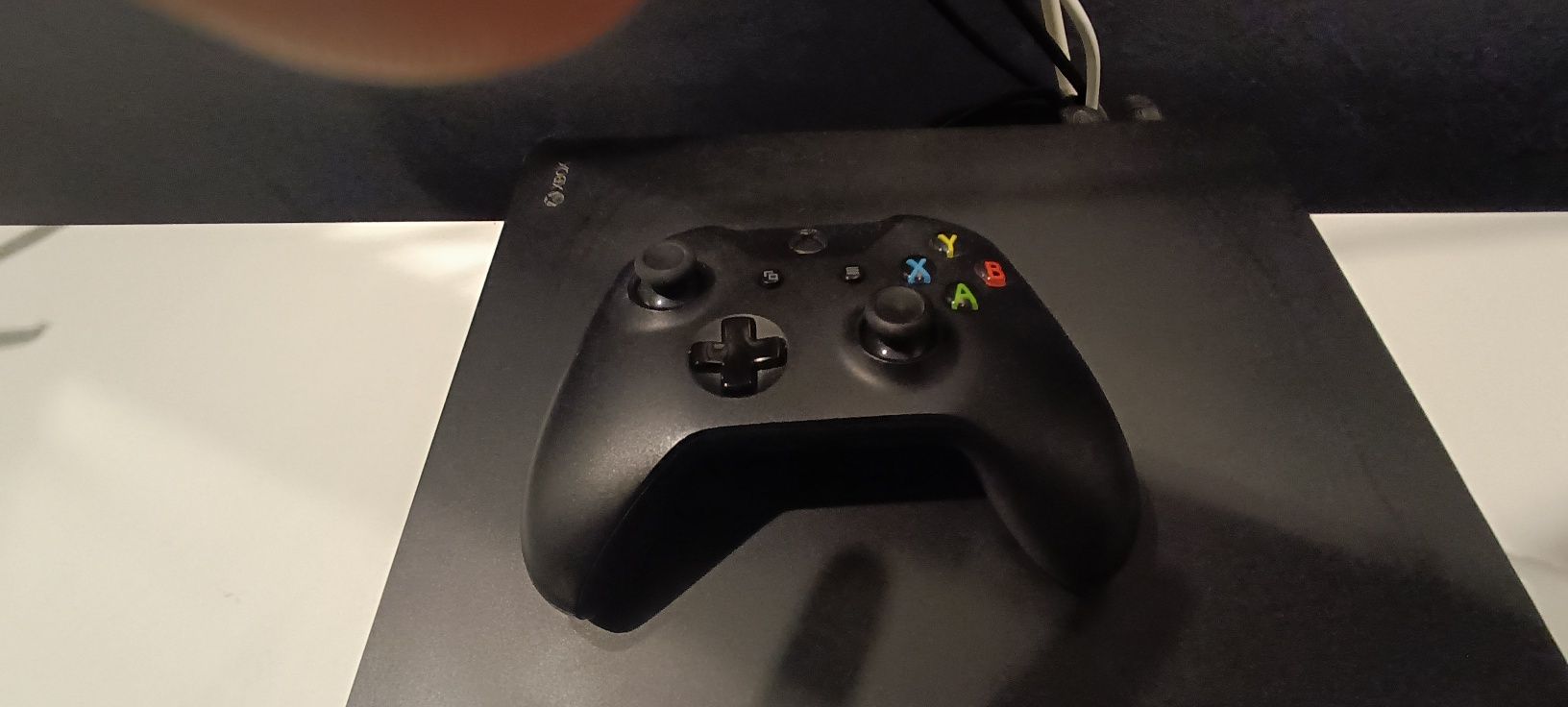 Sprzedam konsole Xbox one x