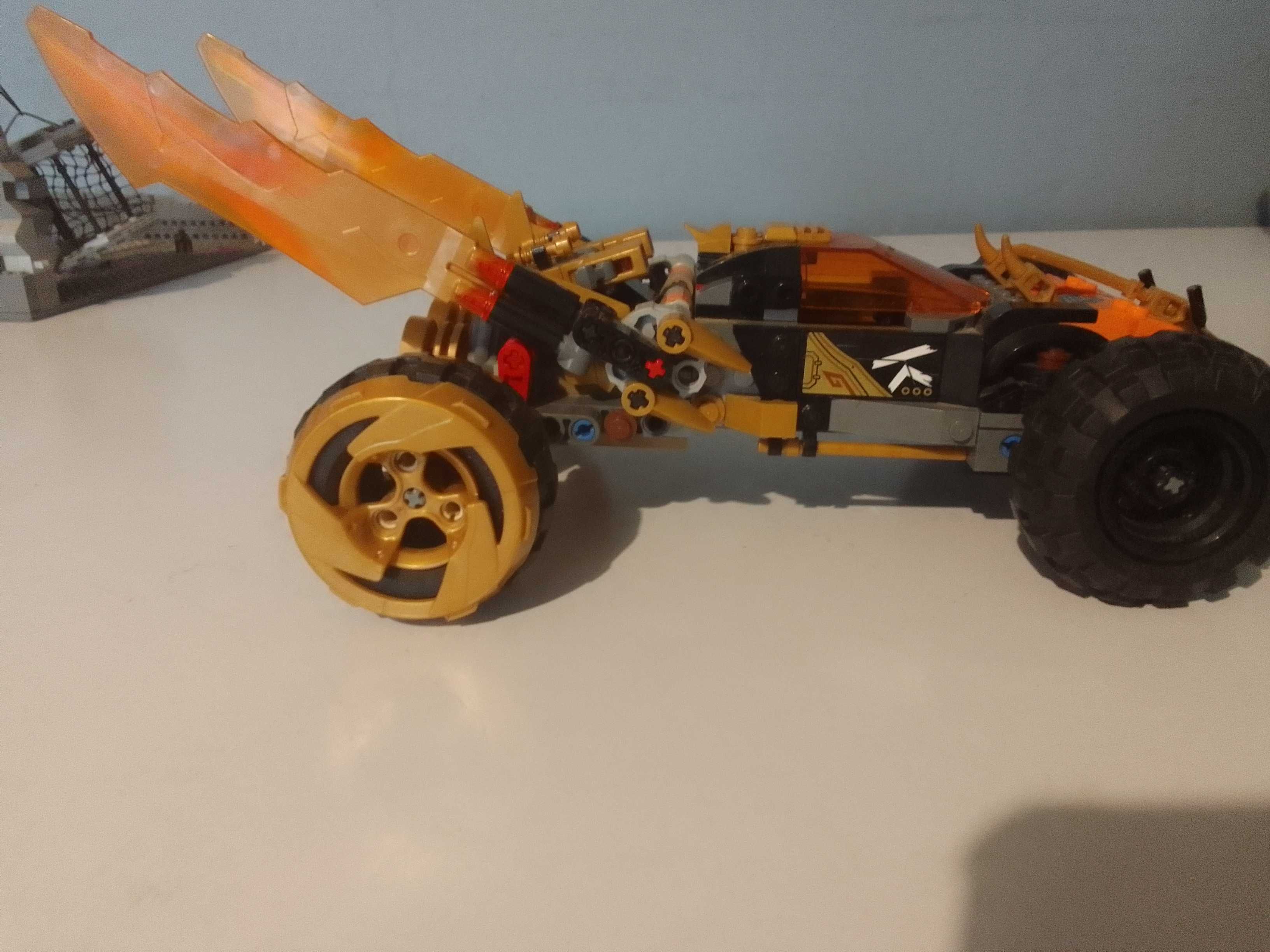 Lego ninjago złoty smoczy krążownik colea