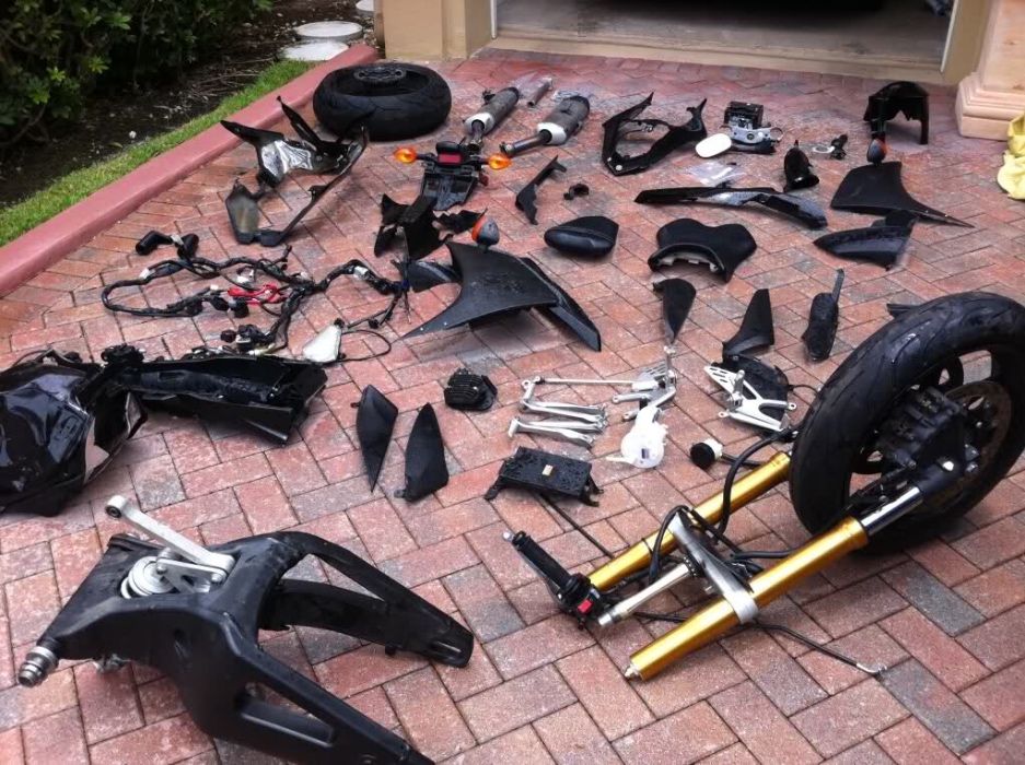 Разборка Yamaha R1 2007-2008 Фара пластик