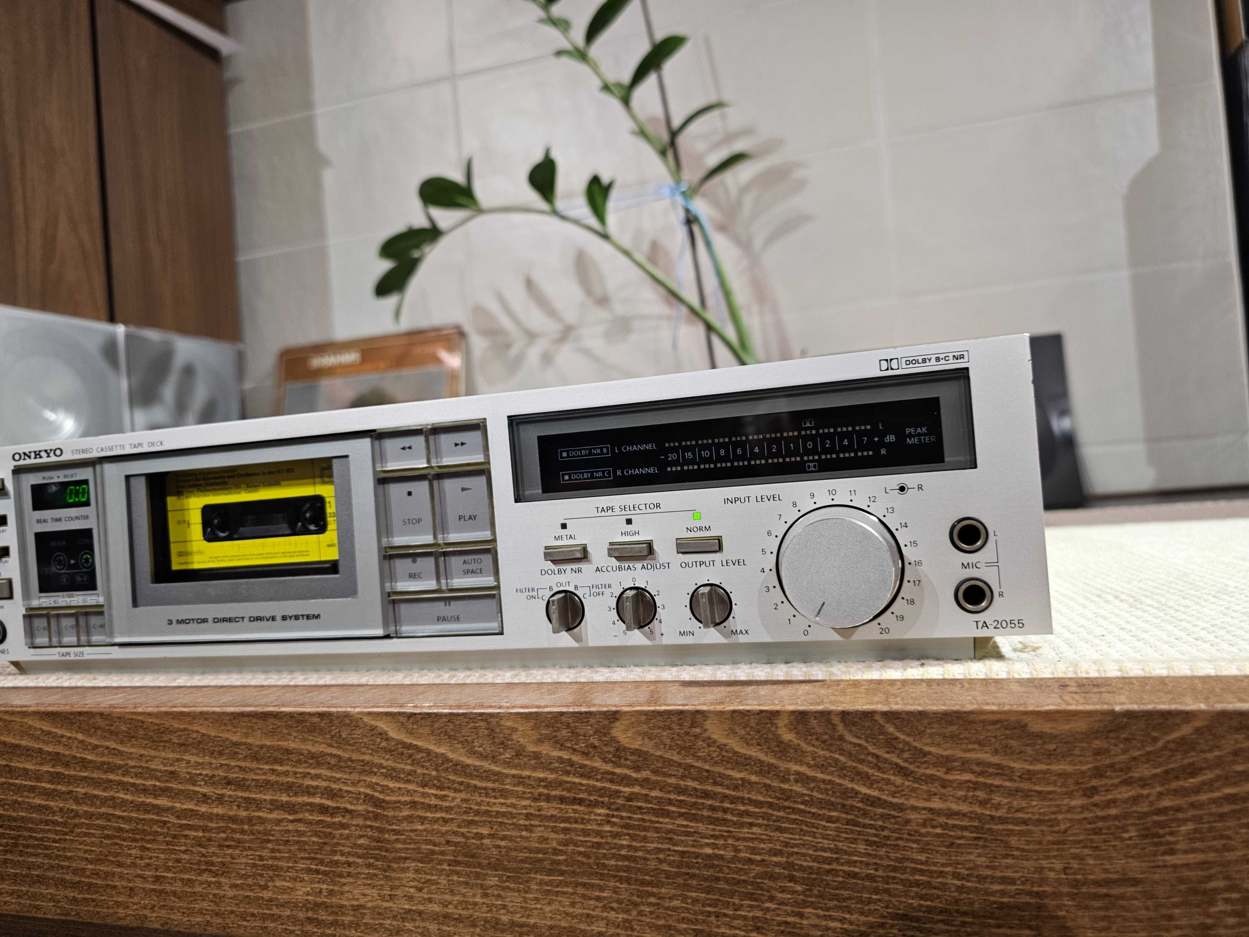 Касетна дека Onkyo TA-2055