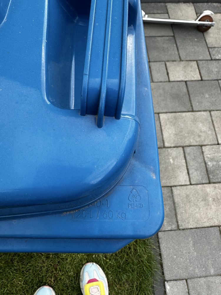 Pojemnik do segregacji kosz niebieski na papier 120l