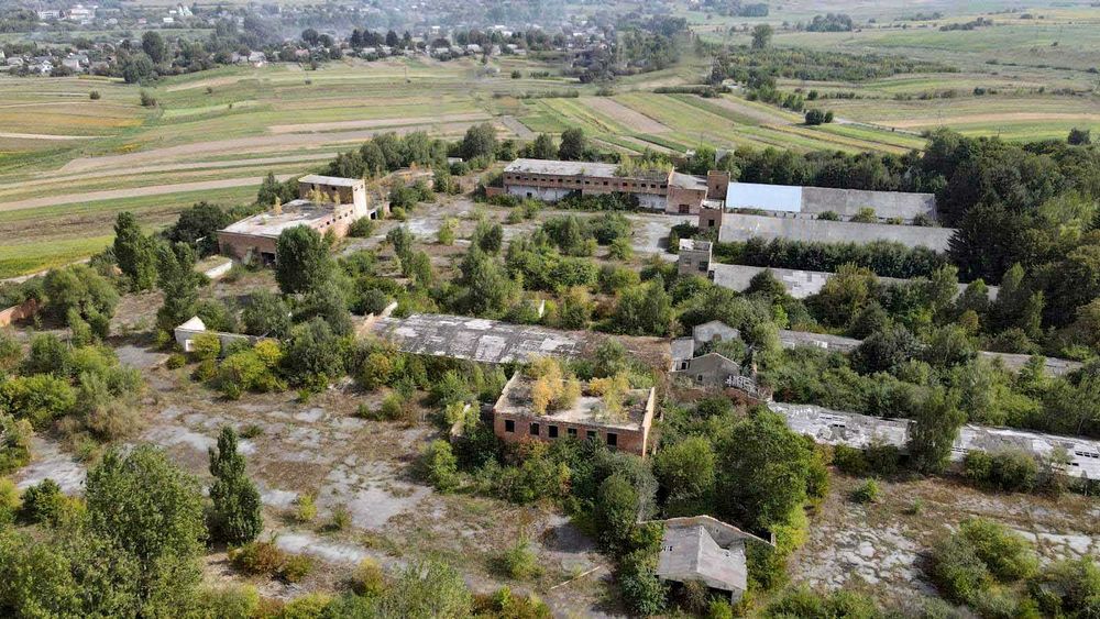 Продам виробничо-складський комплекс, с.Великі Межирічі.