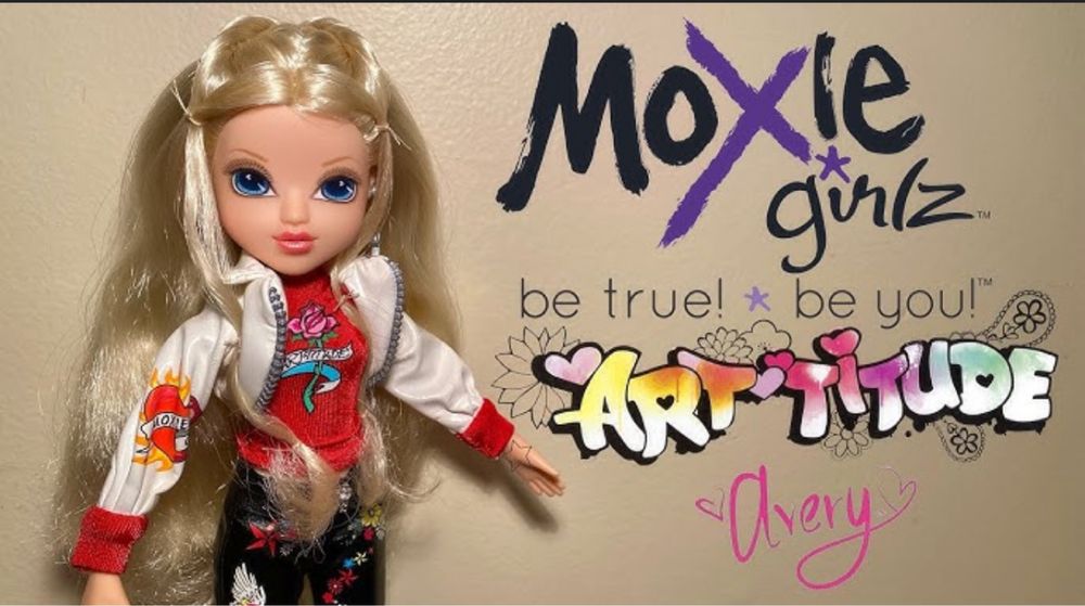 Лялька Moxie з велосипедом Ейвері