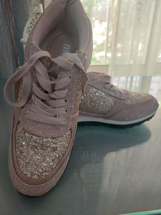 Ténis Mustang rosa com brilhantes, tam 37