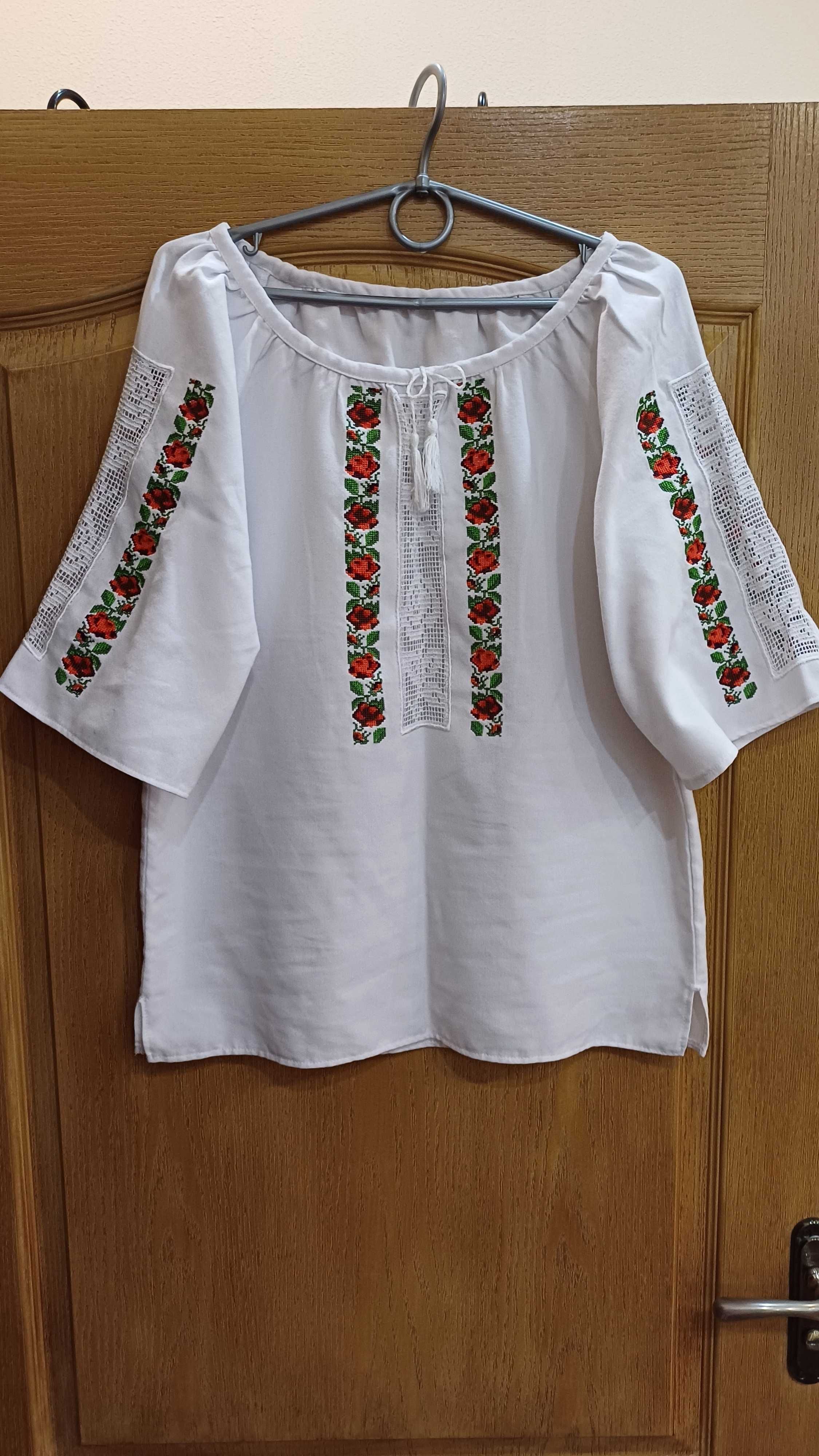 Вишиванка з мереживом